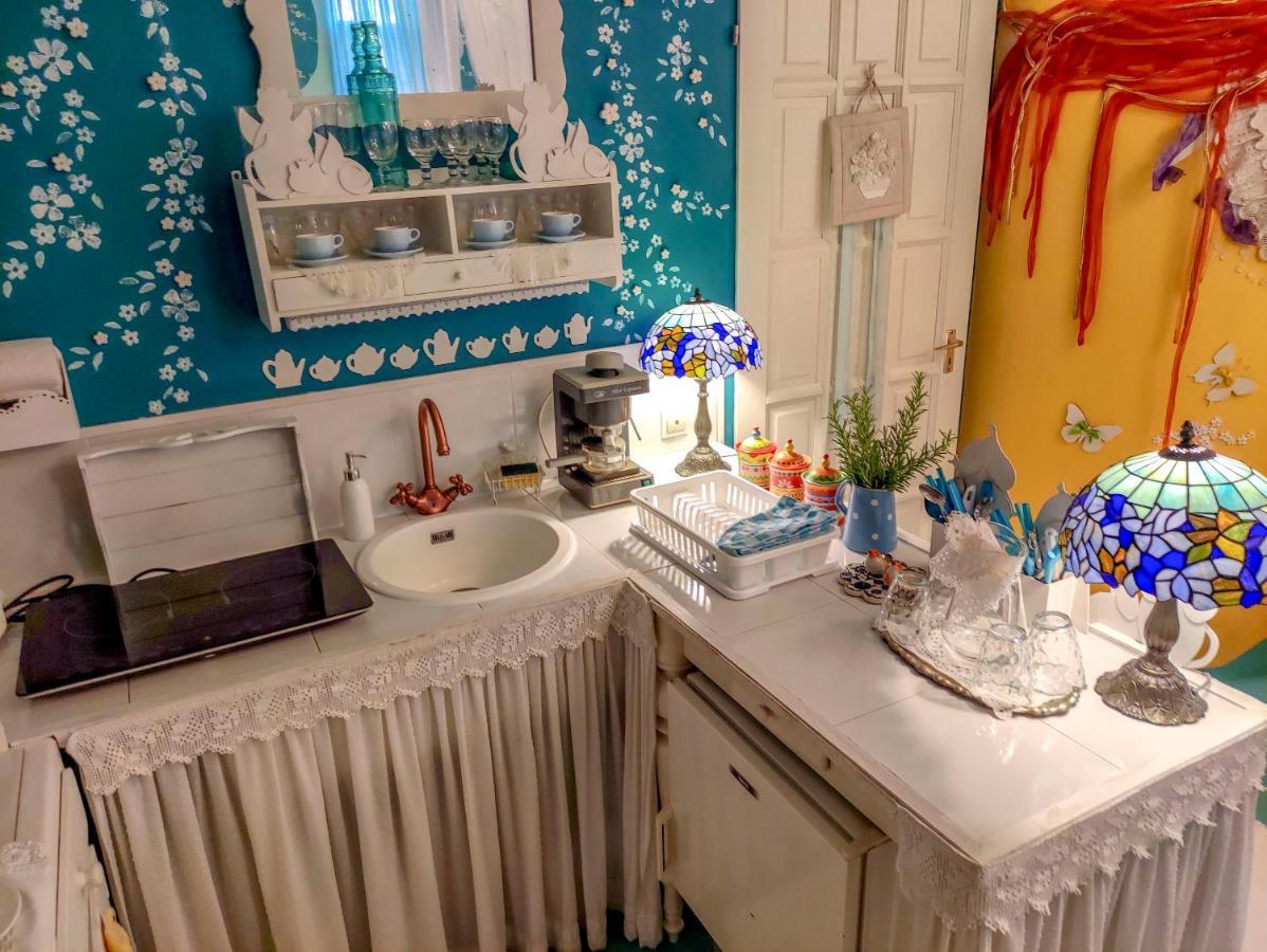 Hotel Fehér Tulipán Apartman Debrecen Esterno foto