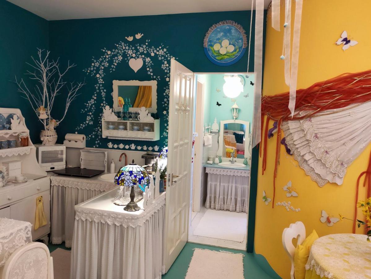 Hotel Fehér Tulipán Apartman Debrecen Esterno foto