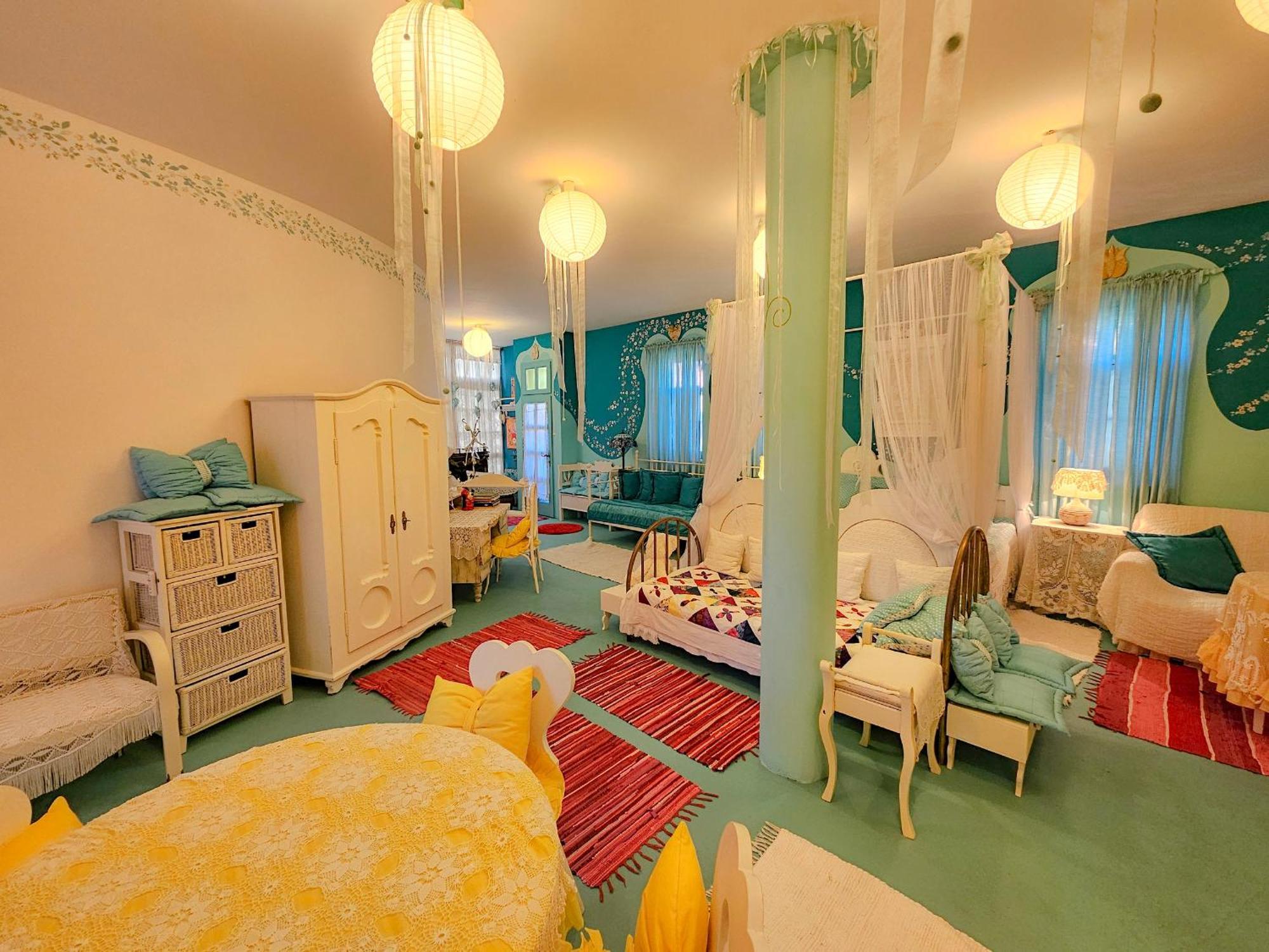 Hotel Fehér Tulipán Apartman Debrecen Esterno foto