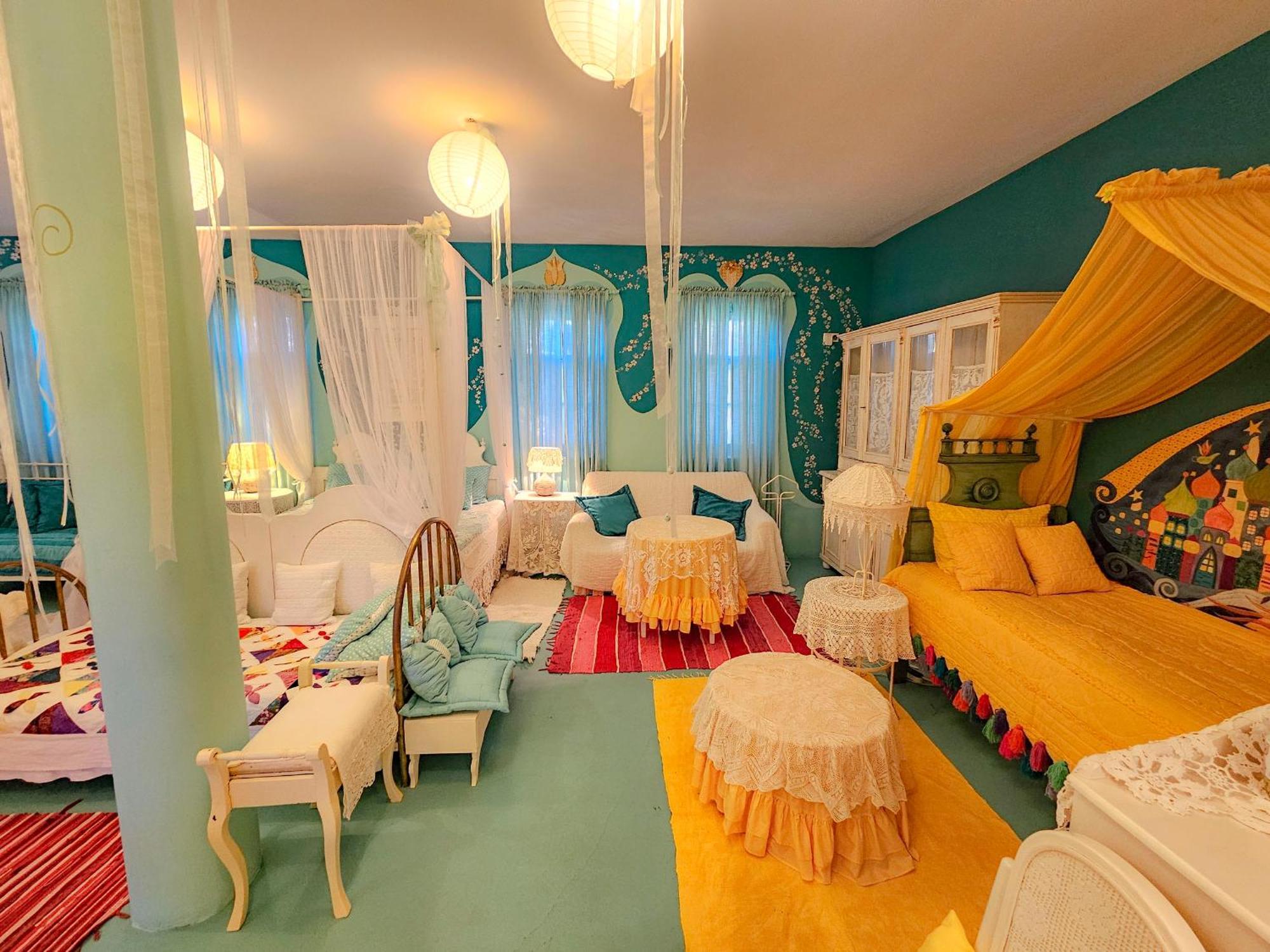 Hotel Fehér Tulipán Apartman Debrecen Esterno foto